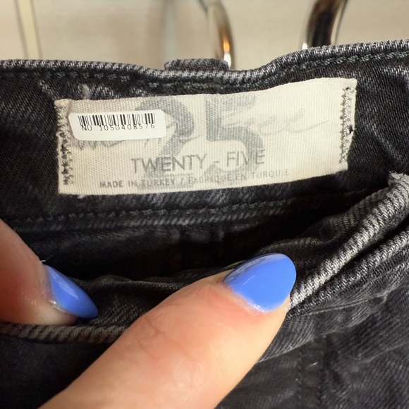 We The Free Distressed boyfriend cut jeans - Picture 3 of 4